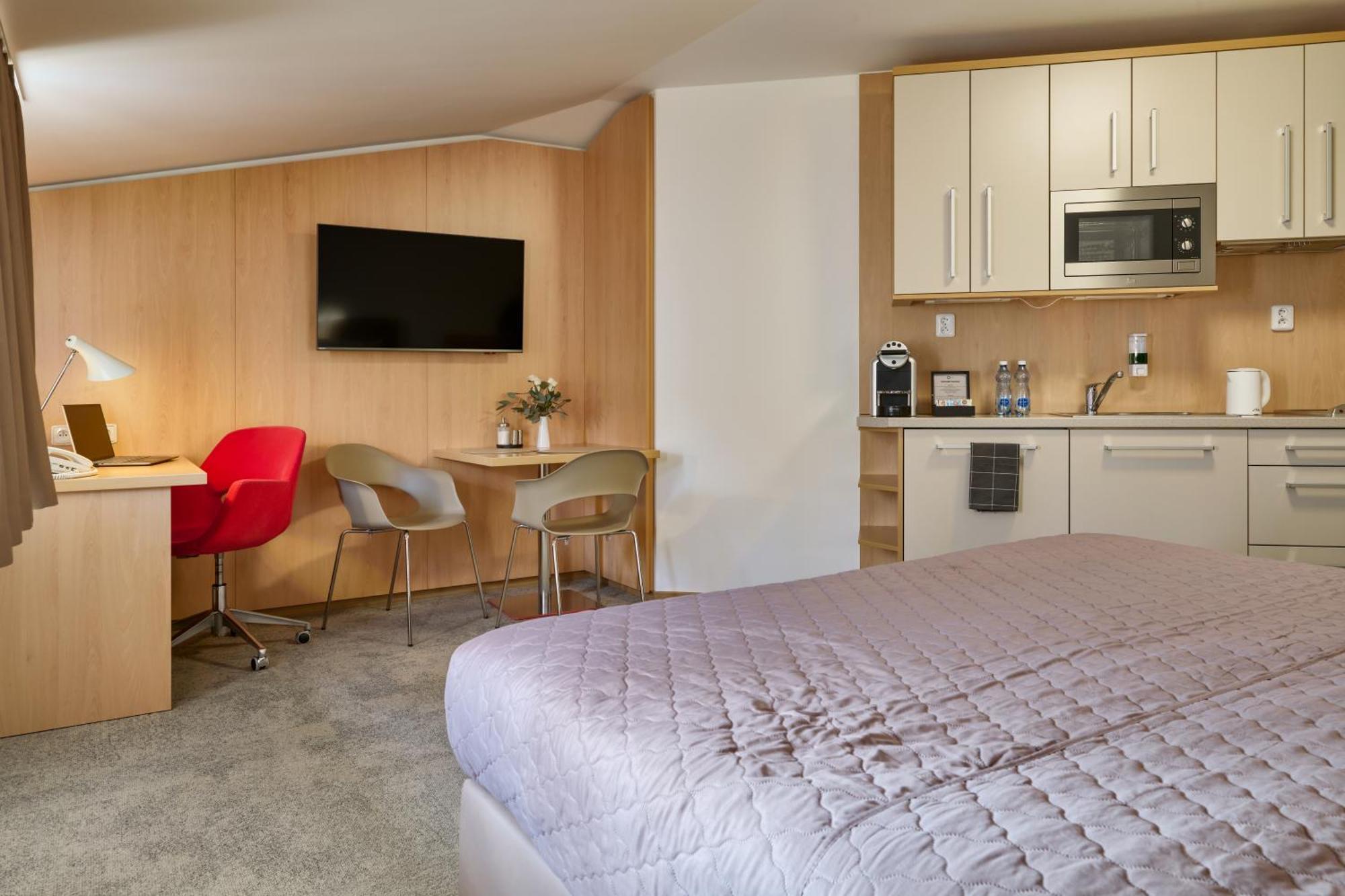 מלאדה בולסלאב Hotel Osvit מראה חיצוני תמונה