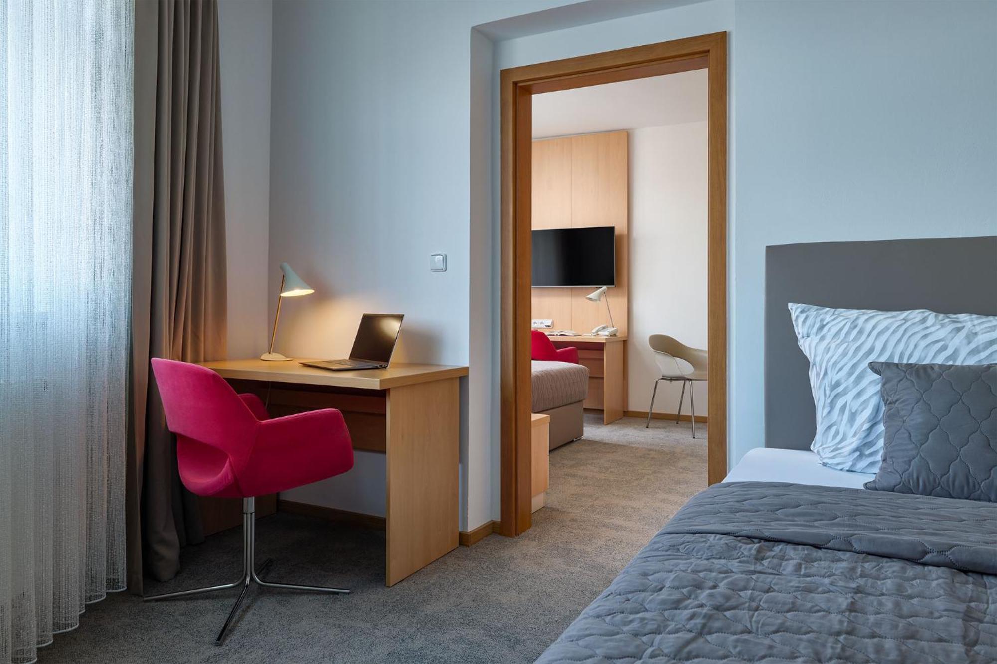 מלאדה בולסלאב Hotel Osvit מראה חיצוני תמונה